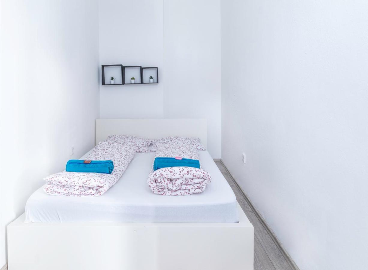 New & Central Marzstrasse City Apartment With Own Exit To The Inner Garden Vienna Exterior photo