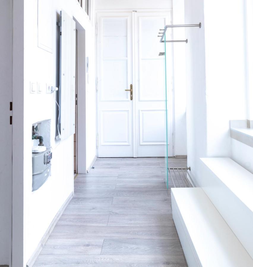 New & Central Marzstrasse City Apartment With Own Exit To The Inner Garden Vienna Exterior photo