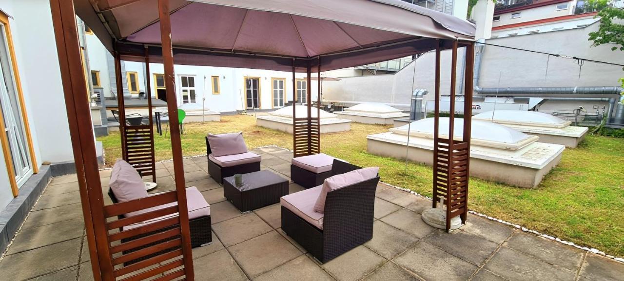 New & Central Marzstrasse City Apartment With Own Exit To The Inner Garden Vienna Exterior photo